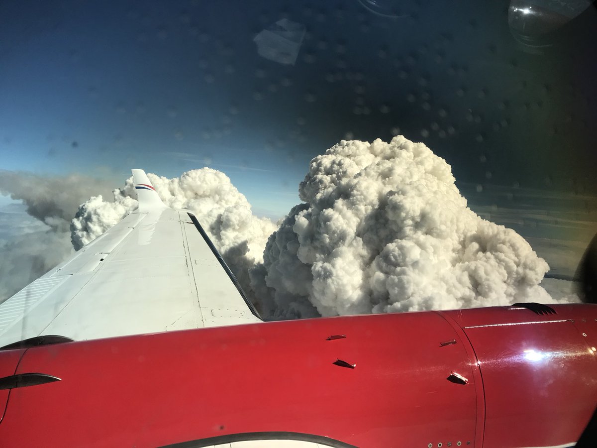 critcare_medics's tweet image. Our views above the #BCwildfire smoke. Pic credits: Mathieu Defosses #pyrocumulus #forestfire #britishcolumbia #bcairambulance #bcehs #criticalcare