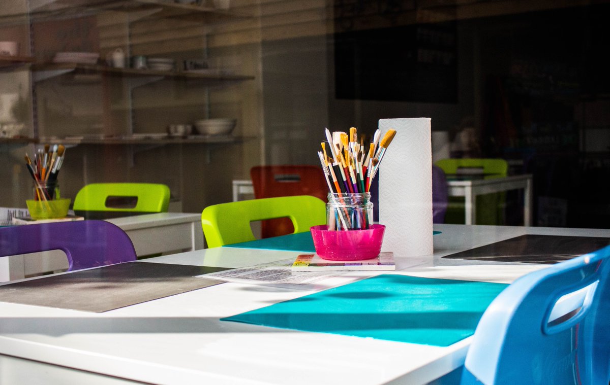 When designing a classroom, we must take into account stressors that may be present that can impact a child's learning and behaviour. For example:
🍎  Encourage healthy snacks
👃🏼  Scent-free, or neutral scent cleaning supplies

How else can we minimize stressors? #SelfReg