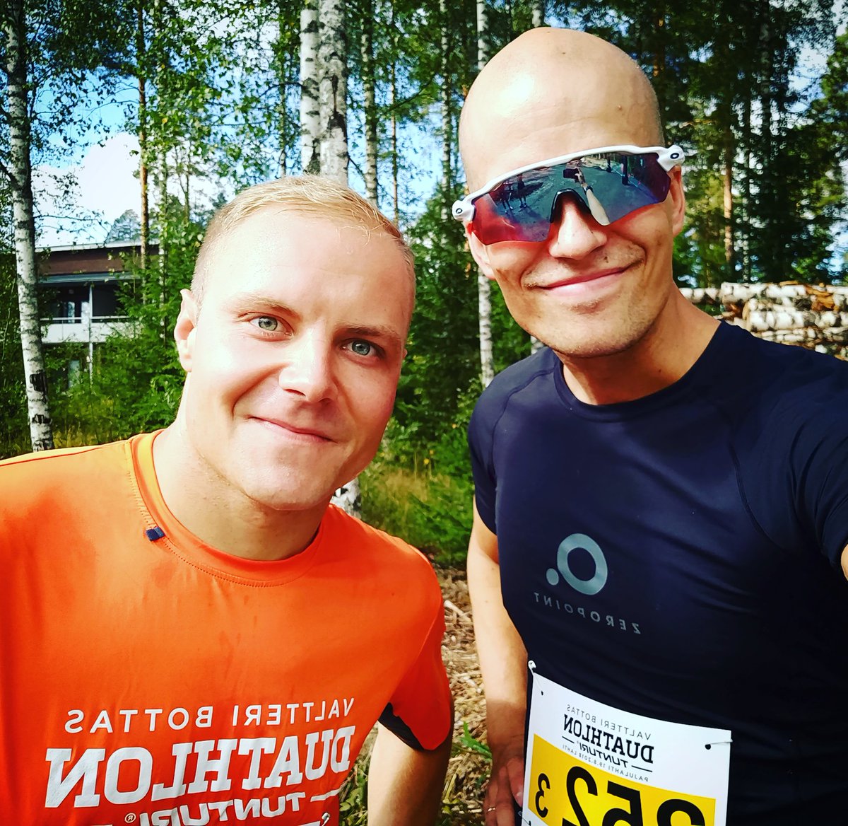 Kiitos <a href="/ValtteriBottas/">Valtteri Bottas</a> ja organisaatio. Valtteri Bottas Duathlon on hieno tapahtuma globaalin Urheilutähden kotikonnuilla. Erityisesti lämmittää runsas lapsiperheiden ja junnujen määrä. Iloa, aurinkoa ja liikettä.

Itsekin sain ensimmäisen Duathlonkisan alta pois! <a href="/VBDuathlon/">VBDuathlon</a>