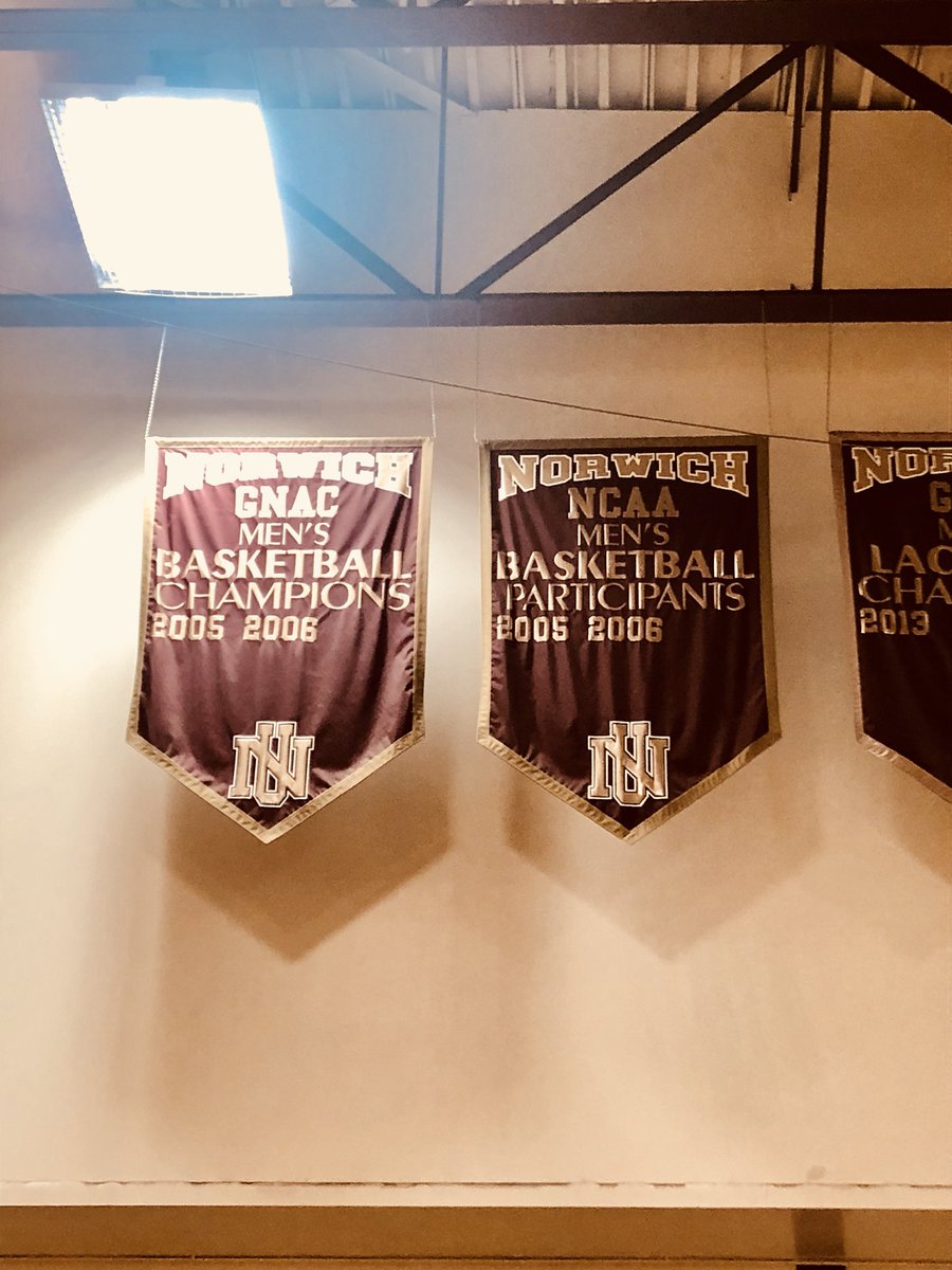 geoff_hensley's tweet photo. Great to spend time with Coach Booth and the @NorwichCadets menโs basketball team, current and former players and coaches. Always special to return to Northfield and honor the tradition of a great program.
๐๐๐ฏ๐บ๐ธ
#Norwichforever #NUMBB https://t.co/mvNM1vX8H1