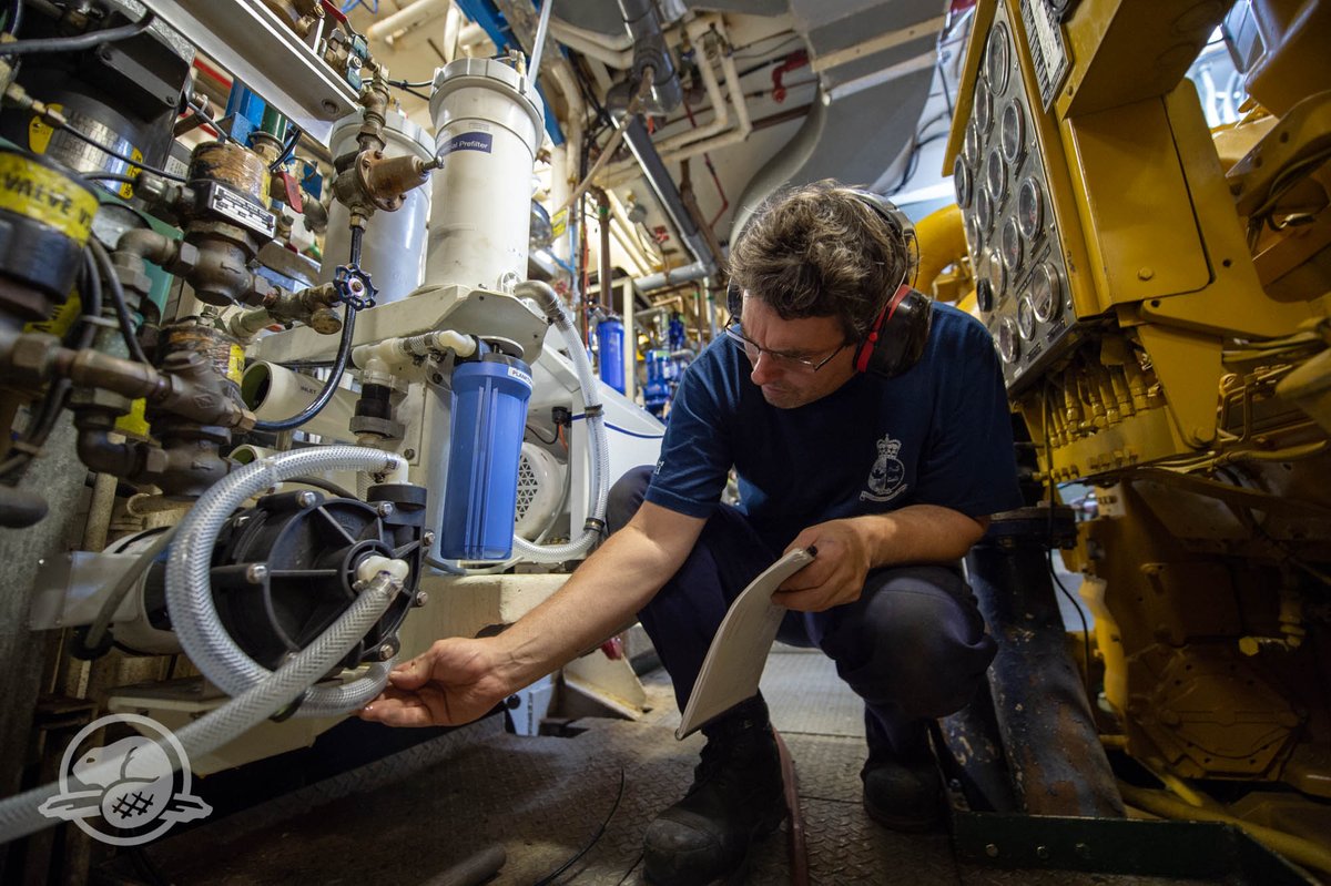 PCArchaeology's tweet photo. How do you have a fresh supply of water for an 18,500 km long trip? You have a reserve osmosis watermaker on board! The #RVDavidThompson Chief Engineer does a system check. ✔ #ParksCanadaScience https://t.co/Lzdtj0tdk4