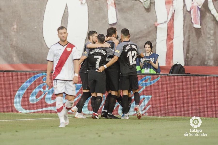 RarrochaR's tweet photo. Hay 1 proyecto, hay 1 idea, hay 1 entrenador y hay 1 equipo. #SevillaFC https://t.co/TTB9bWbxqM