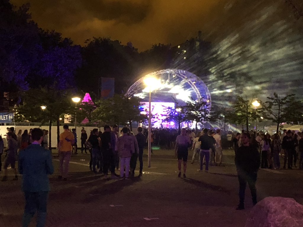 WA_centrumDelft's tweet image. Vanavond samen aanwezig op het openingsfeest van de #Owee Delft. Een feest voor alle nieuwe studenten en de bewoners van #Delft.