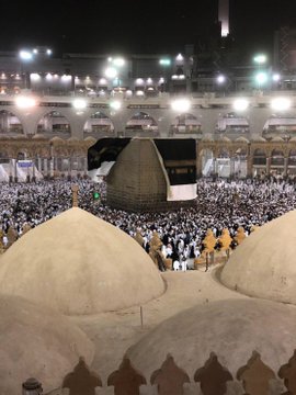 bah tersingkap tanggapan tornado pasir yang menghantam Arab Saudi Saat Kiswah Kabah Tersingkap Akibat Badai Pasir, Jamaah Haji Saksikan Tanda Ini