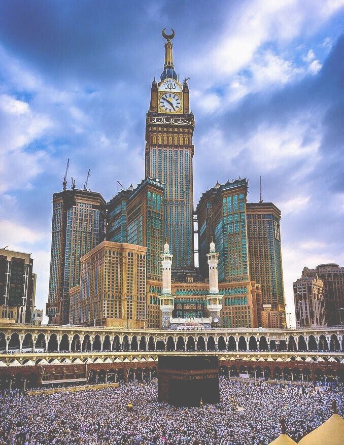 قال الحافظ عبدالرحمن ابن رجب الحنبلي: "ومن عجز عن حج البيت أو البيت منه بعيد؛ فليقصد رب البيت فإنه ممن دعاه ورجاه أقرب من حبل الوريد".
*لطائف المعارف