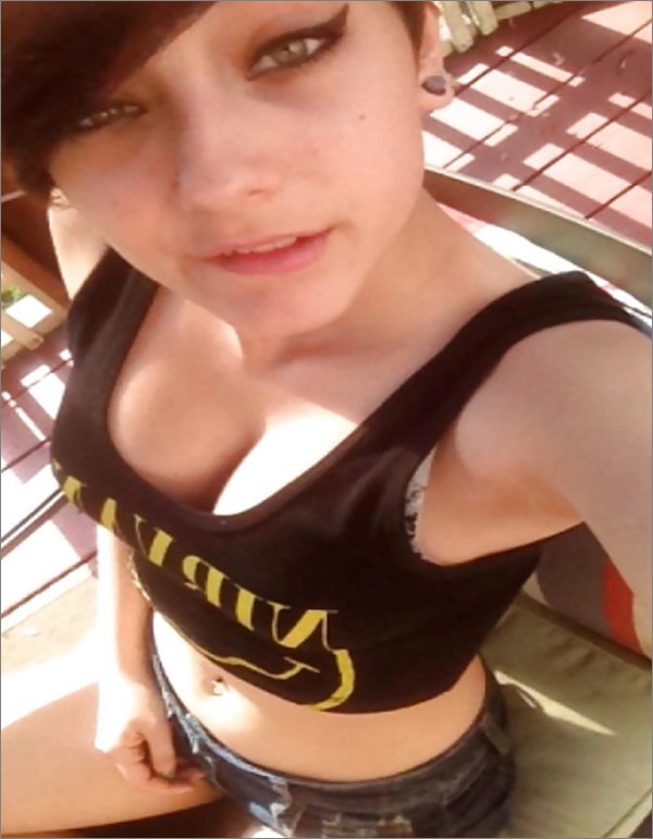 mandybright01's tweet photo. Are u bored? 😘 Come and buy my nudes 😈💦PayPal or GC  amazon 💰💸😈kik me: mandybright01 💋👅 ❤️💦 Pay for play #sextext
@RTPork @underdeskloser @rtdumb @RTP1G @RT4fet @RTFindomPromo @RTfaggot @rtsucker @RTfeet   @RTASS69 @loserslave93 #kik  #kiksession 😘 ❤️😈 https://t.co/k3OqiNocFI
