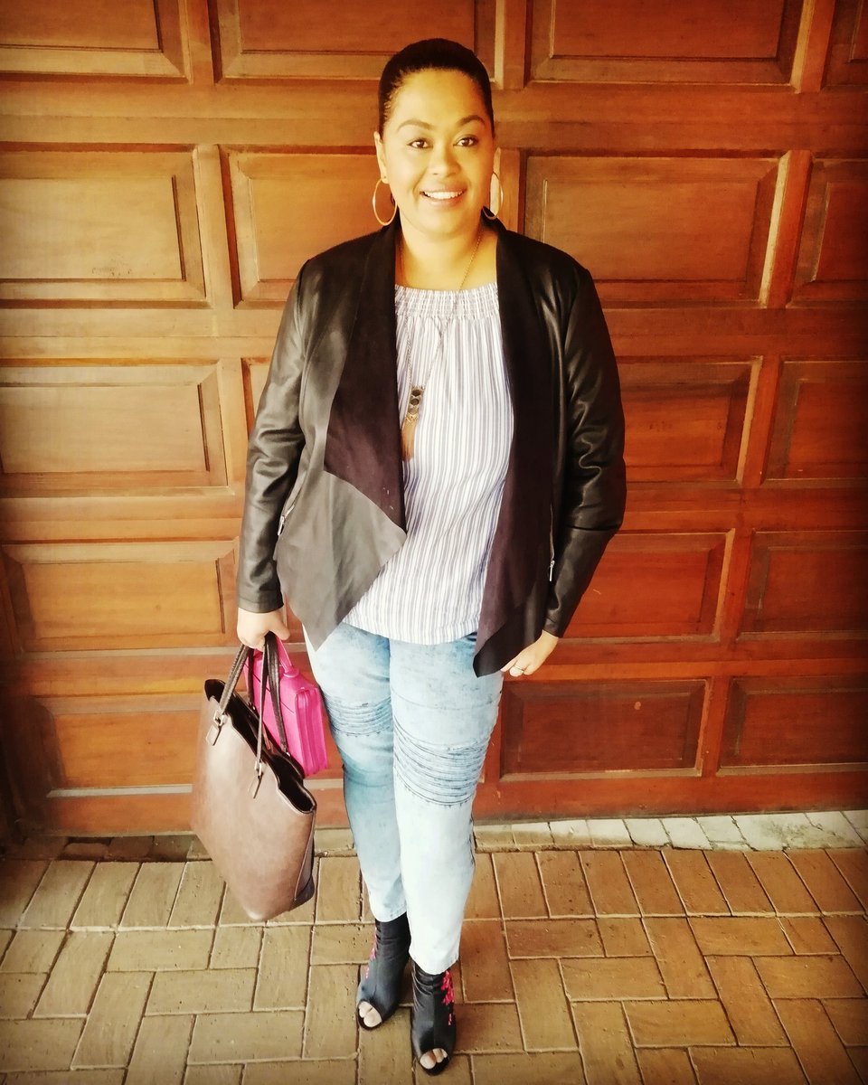 LadyBilong's tweet photo. Church was goooooood today oh.
Lung infection clearing up. The devil and his in laws are in trouble!
@graceimpactza
#GraceImpact #Church #ChurchGirlProblems https://t.co/2Hkjneoxa1