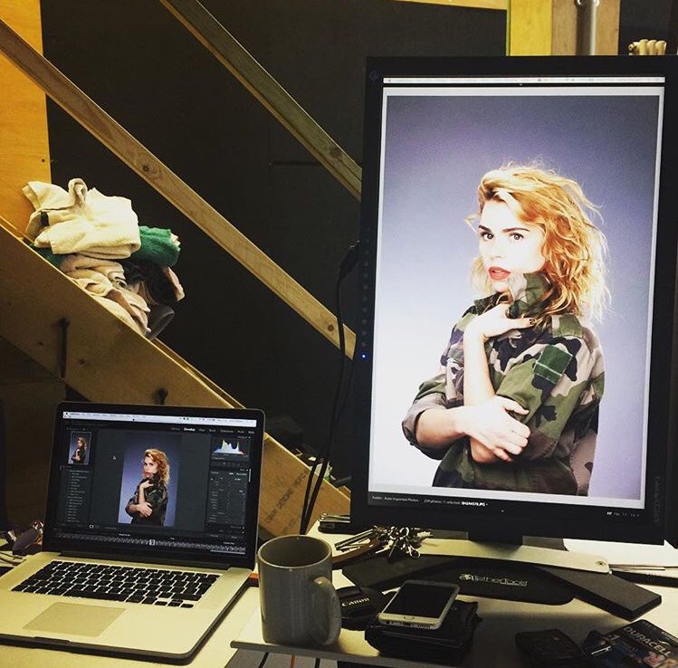 youngvictheatre's tweet photo. On this here #WorldPhotoDay, we’re remembering all our fabulous photo shoots with our fabulous (and very patient, good at standing in weird positions for hours) actors 📸💥✨

#Yerma
#HowToWinAgainstHistory
#AViewFromTheBridge
#AStreetcarNamedDesire https://t.co/0TCMTKJPAC