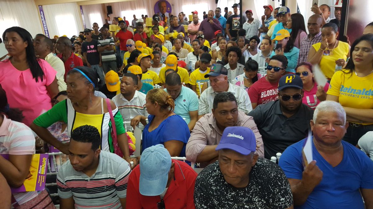 LuzMary6o's tweet photo. En cada provincia que ha visitado tiene una puntuación de 100 x 100 y hoy se suma #AzuaconRP https://t.co/WI9ThLa3Op