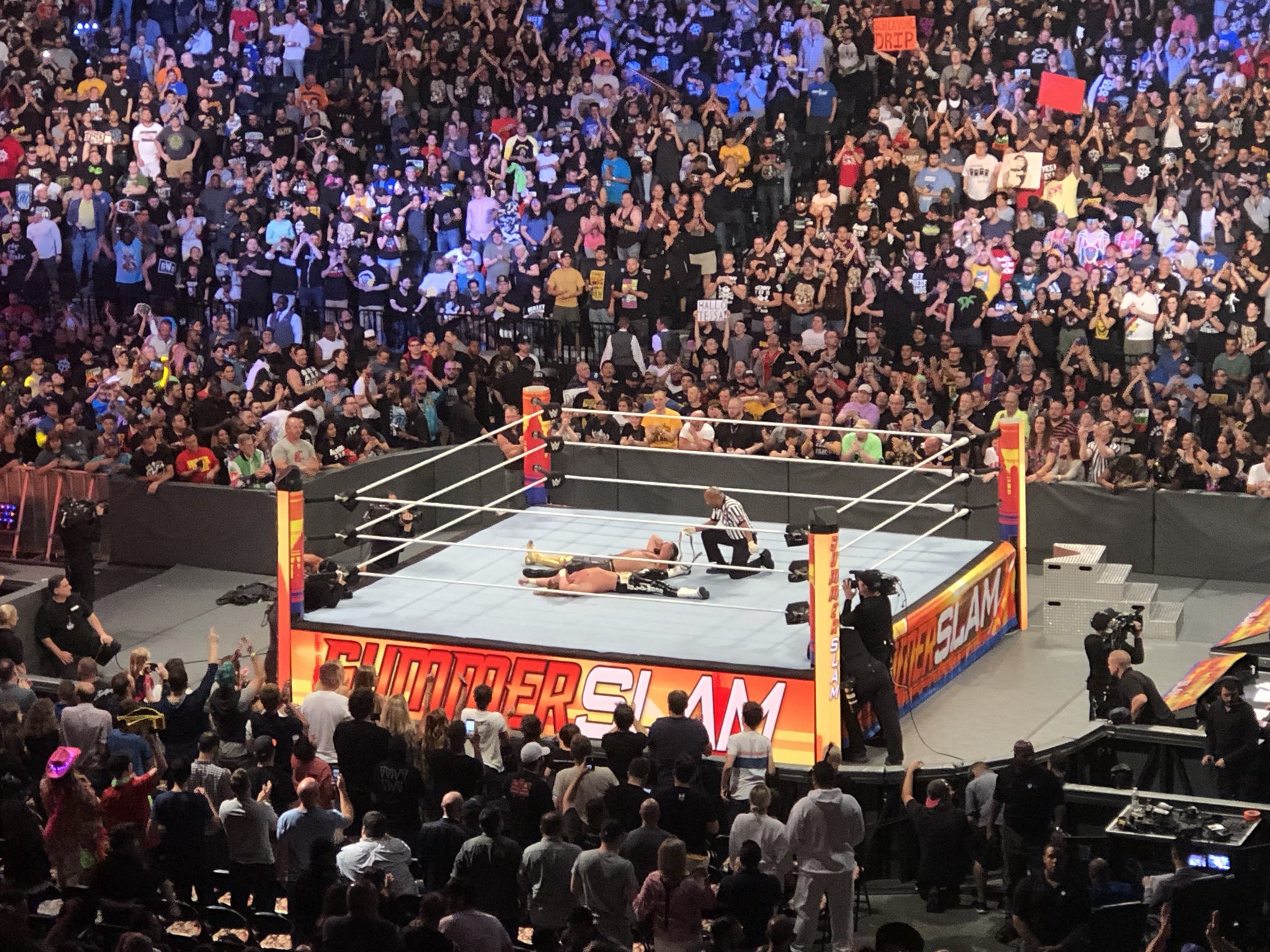on Twitter "Killer match to start off Summerslam