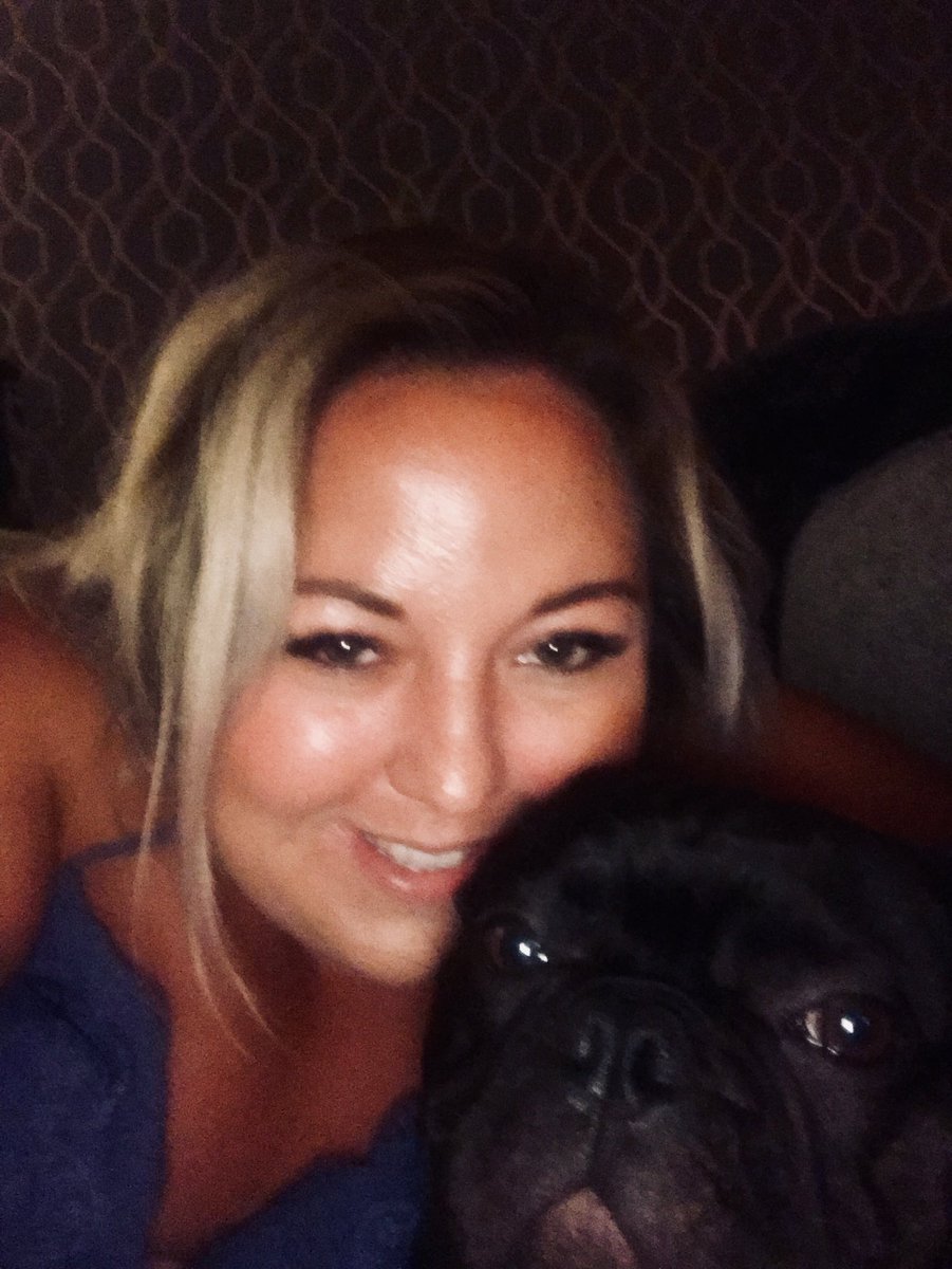 BobbytheFrenchy's tweet photo. Selfies with mammy @missbrightside1  #frenchie #frenchiegram #frenchielove #frenchbulldog #selfie #frenchiesofinstagram #dogsoftwitter #pup https://t.co/MAsVRgGcBH