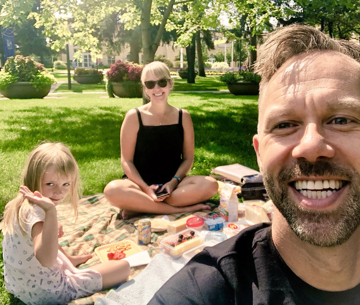 jefferystraker's tweet photo. Picnic-ing like the royals on the grounds of Government House, Regina SK.  Picnic basket o’ food/drinks &amp; a blanket for just 30 bucks! Cheap as chips + a bonus Kesha dance routine by my niece=magic  😁💃🏻 #ghmagic #seeyqr #picnic https://t.co/Oxmqdk1nrl