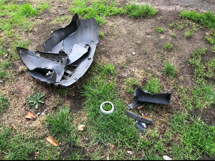 PrestburyParish's tweet photo. On Friday night at around 11pm a vehicle caused considerable damage along Bollin Grove in #Prestbury before fleeing. If you witnessed the incident, or saw a badly damaged vehicle around this time in the vicinity, please call the police on 101 quoting IML 157839. https://t.co/Cg2WvMahRK