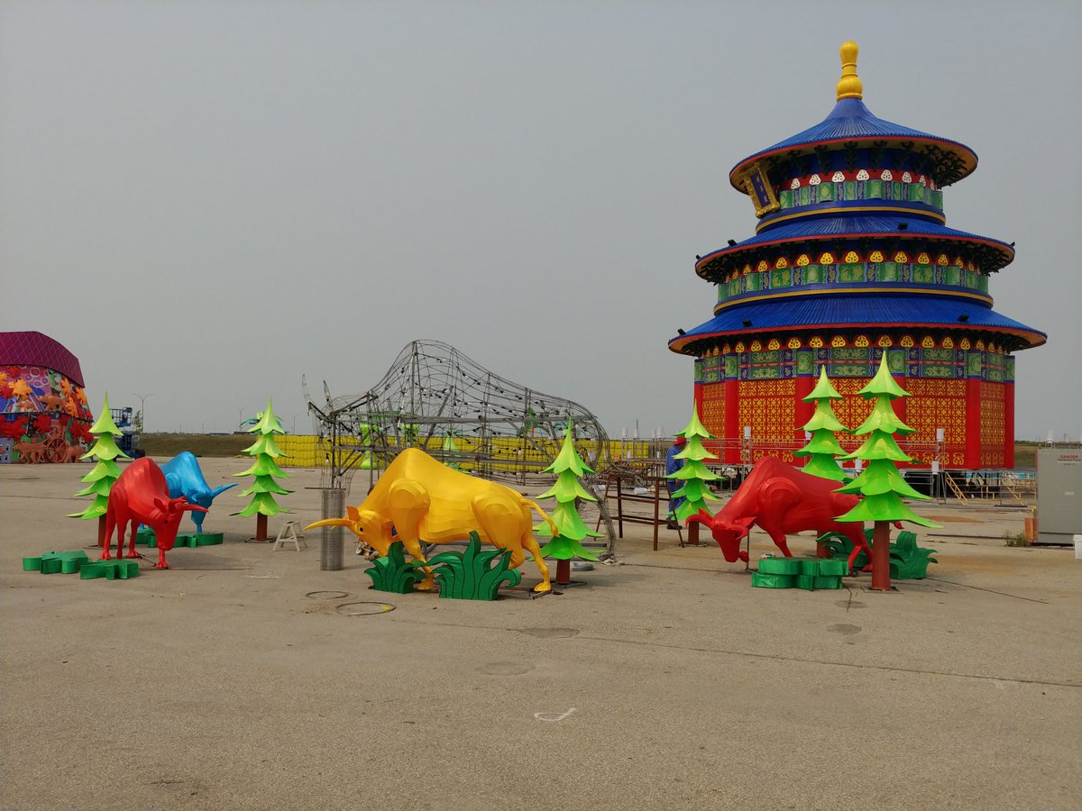 Had a great time touring the behind the scenes of "Lights of the North."
This attraction is taking place  in our community at the Red River Ex grounds this fall. 
I really enjoyed chatting with the folks who are building this amazing attraction!
#wpgpoli #mbpoli #cdnpoli #cpc18