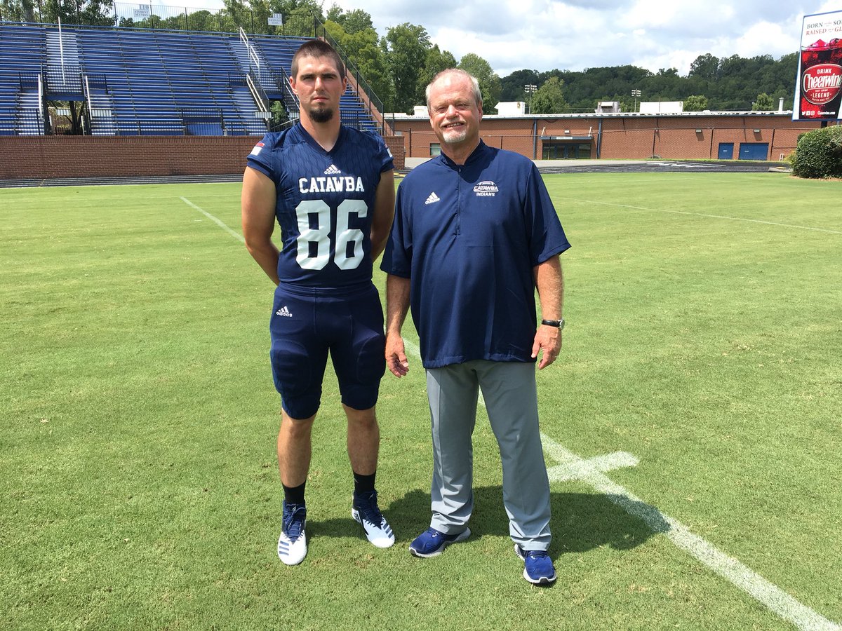Coach_Weycker's tweet image. Team pics today, had to get a shot with senior Tyler McHargue, 2nd generation of McHargue’s I’ve had the privilege to coach. I know Brad is a proud dad. #ImpactBlue
