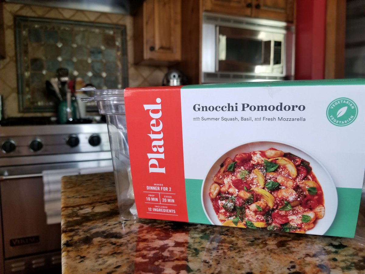 SheSaved's tweet photo. Things have been SO busy! I was kind of stressing about dinner tonight until I remembered @plated in the fridge. Thanks @Albertsons ...dinner made = happy mama 💕
#AlbertsonsPartner #dinner #happymama https://t.co/ufVYsPwYxs