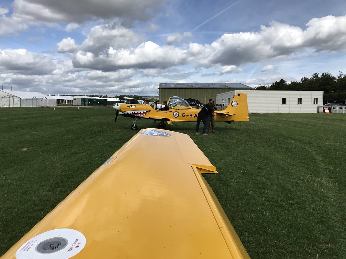 MarkGrigg's tweet image. Raring to get airborne and chase our colleague #dayoff #pilotfun #pilotlife 😎