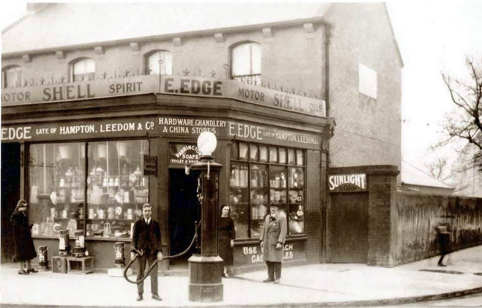 Eire353's tweet photo. Edge's Hardware, Fairview, Dublin 1922. 
#Pinterest #OldDublin https://t.co/ZybgMbhZsO