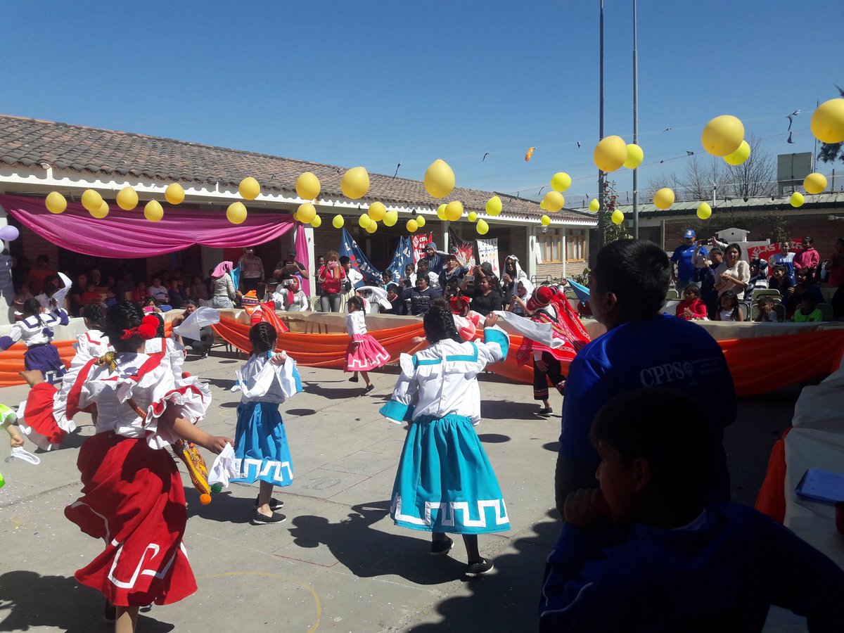 Gustavo00272306's tweet photo. Ayer se llevó a cabo el Encuentro de Ritmos en la escuela Prof Oñativia de barrio Palermo fue una gran jornada donde pudimos compartir el talento de cada uno d los representantes d las diferentes Escuelas de la ciudad #PoliticasSocioeducativas https://t.co/maS2mOwM2n