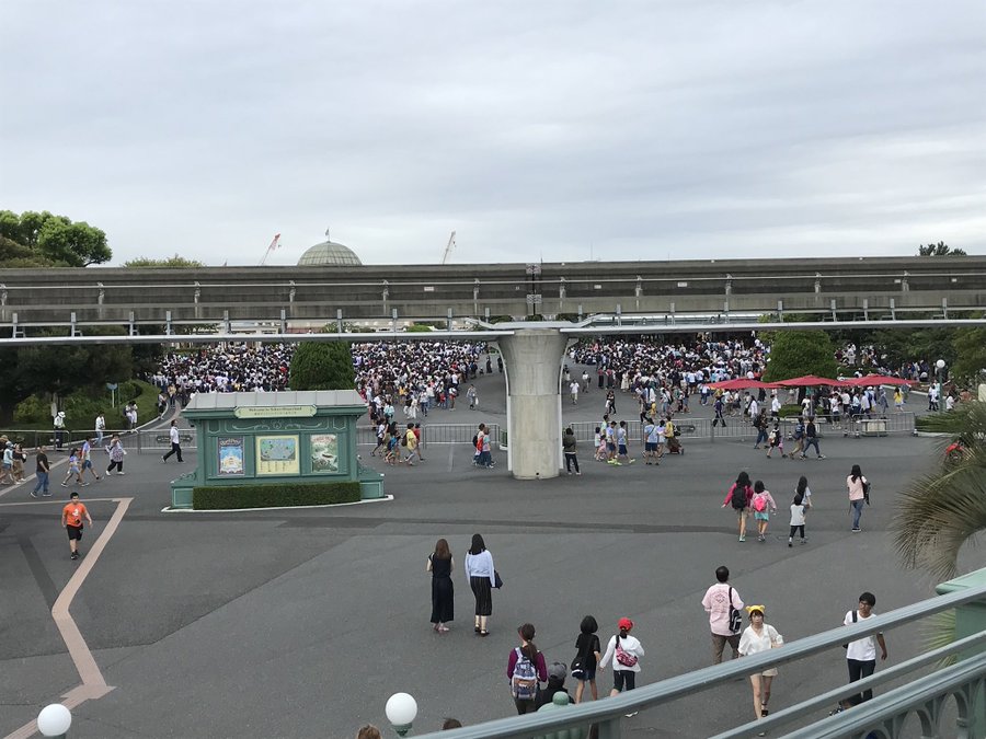 ディズニー19年8月混雑状況予想 夏休みとお盆の待ち時間最大は ママと娘のスタイルマガジン