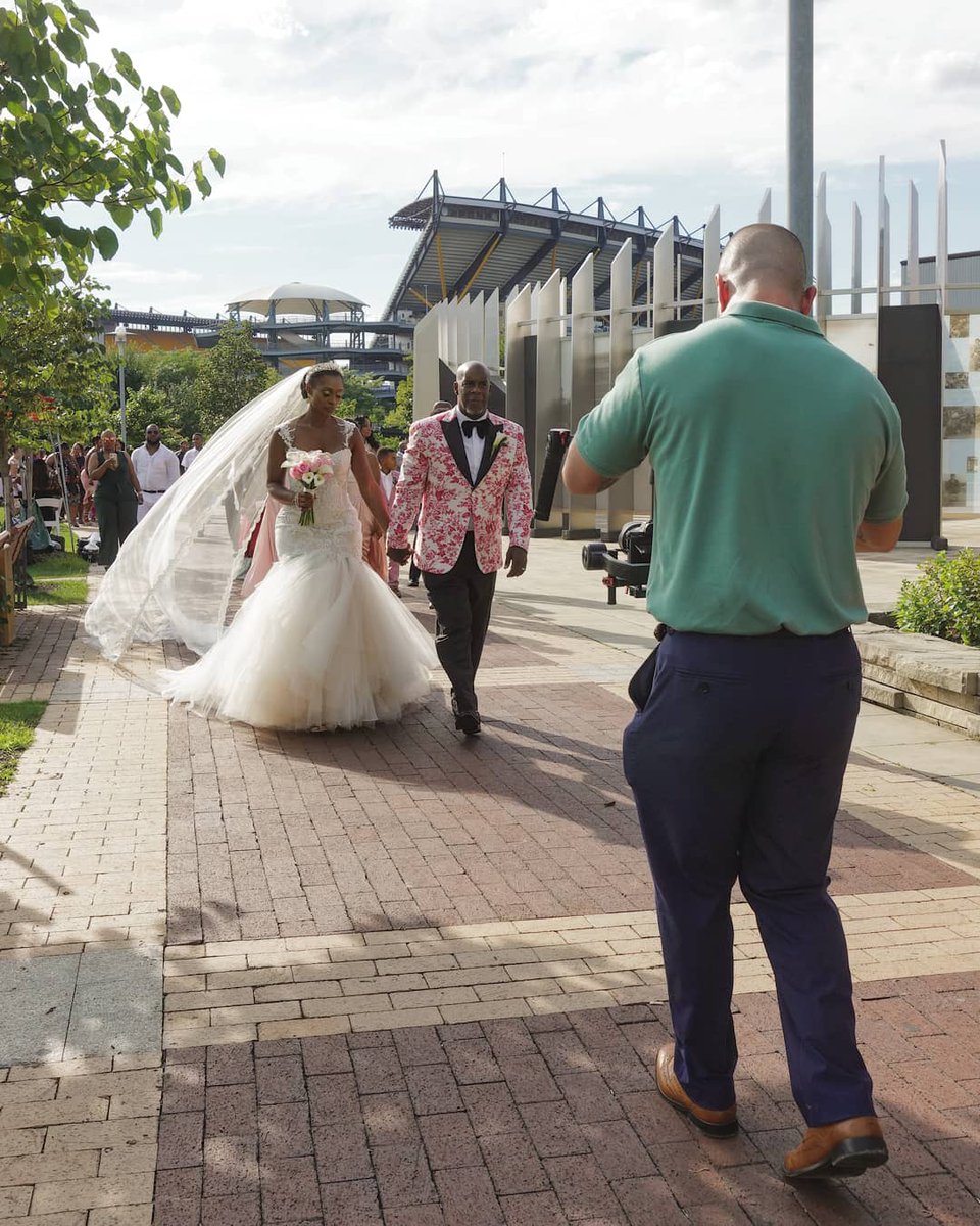 CrackaLack's tweet image. Operation come to Pittsburgh and capture their special day with video a success. If you or anyone you know is getting married, book me to be the videographer.

#CrackaLackOnTheTrack #Wedding #WeddingVideographer #WeddingVideography #SpecialDay #Pittsburgh #Work