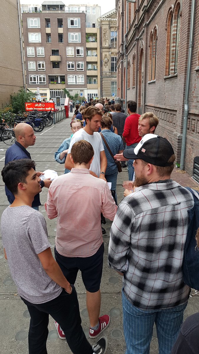 allesannie's tweet image. Qua in de rij staan bij @ParadisoAdam heb ik nog nooit de achterkant van Paradiso gezien. #ArielPink