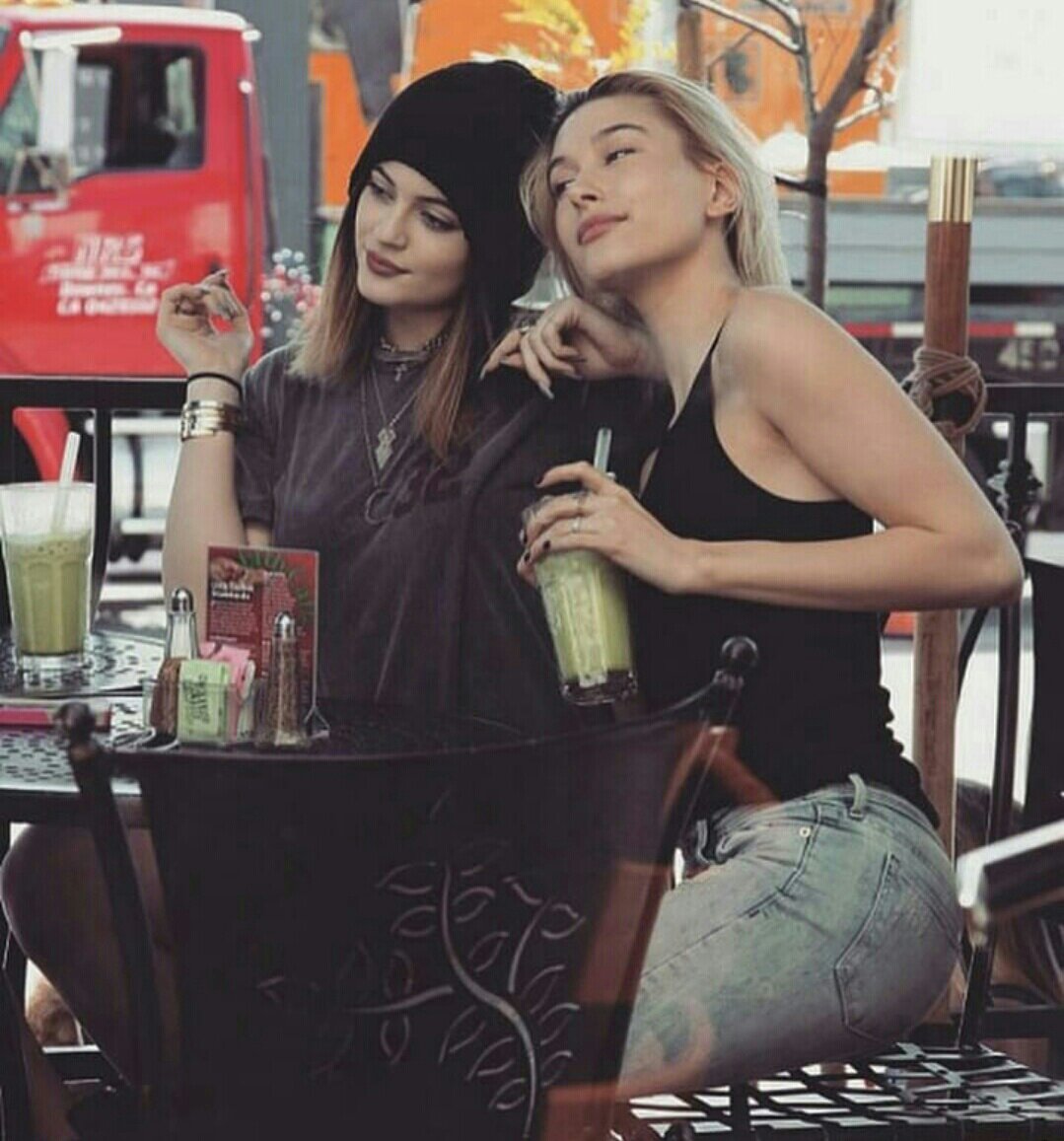 hailssbae's tweet photo. I miss my kitties together, I reall missed hails on Kylie's birthday 😞 https://t.co/SF8YYrBhUo