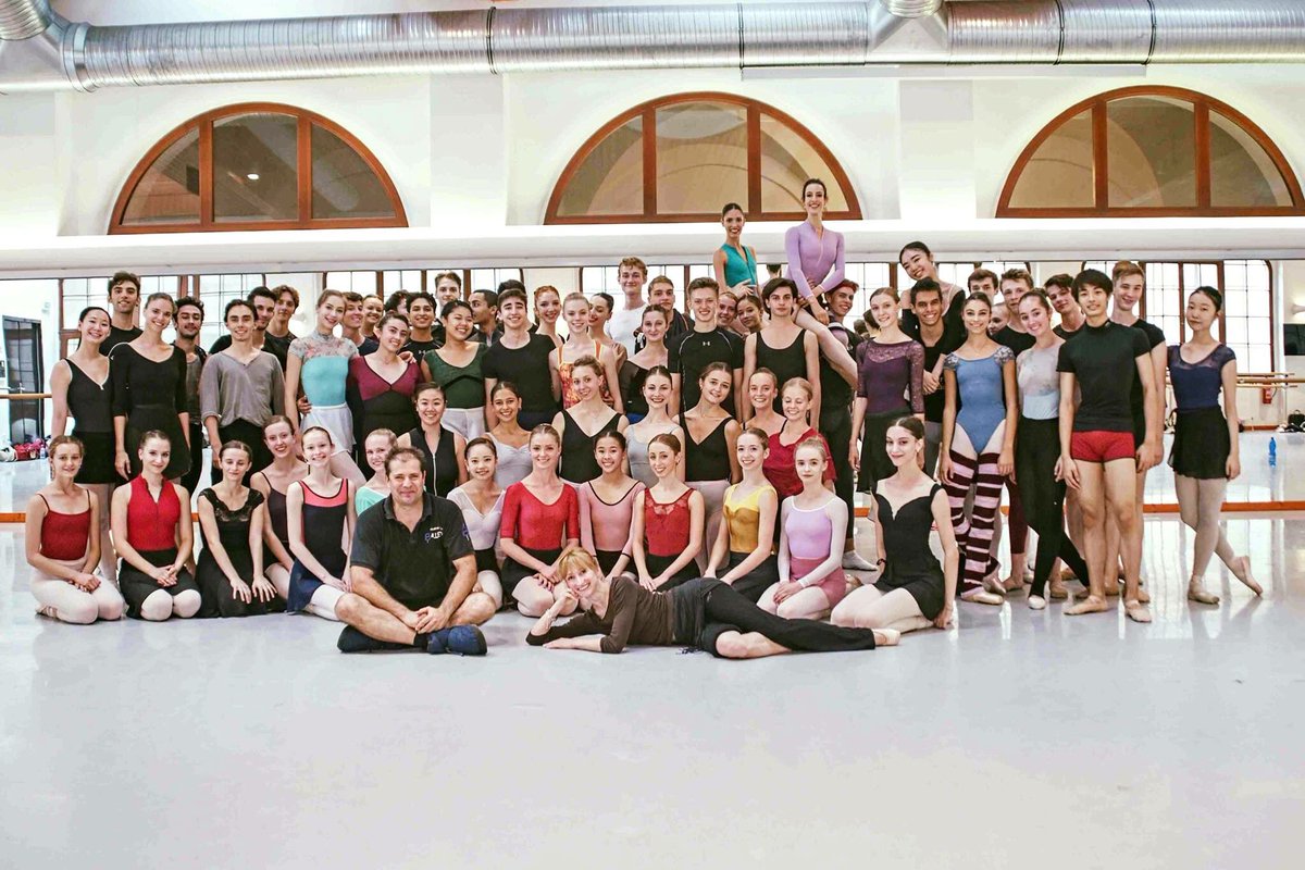 victorgpgp's tweet photo. Really enjoyed every second at the Ballet Master Classes in Prague! Such an incredible experience alongside amazing people! Thank you so much @dariaklimentova ✨
#prague #balletmasterclassesprague #donquixote #tchaipas #ballet #enbs #pasdedeux https://t.co/yXQIrBIQPt