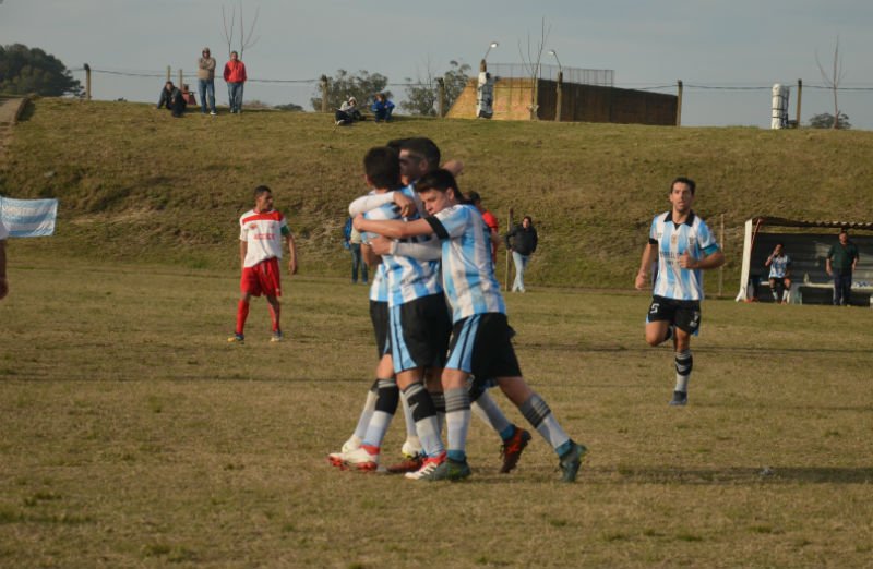 AJUSTADO TRIUNFO DE ATLÉTICO EN SU DEBUT EN LA LIGA MAYOR. 
luchadoresdeltejido.com.uy/sitio/ajustado…
