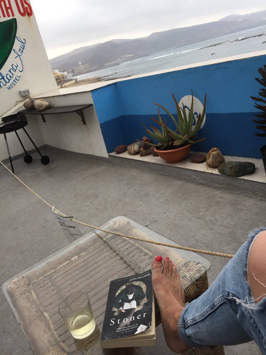 Pippipat's tweet photo. Time for a break #surf #holiday #reading #patpie #piepat #patfoot #footpat https://t.co/tGYOoa3LBQ