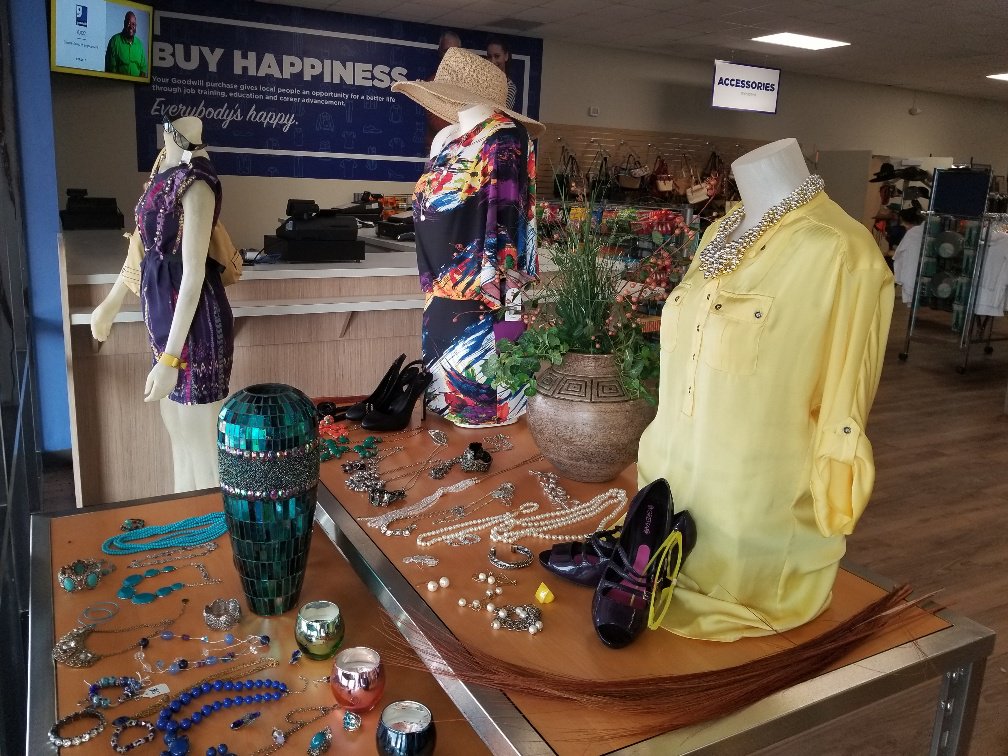 GoodwillWorks's tweet photo. Our @GoodwillWorks retail store in #GrayGA is officially 1 month old! We are excited to see where the future takes us in this wonderful community: https://t.co/3Cbqb1zo7m.
#GoodwillWorks #Growth #WhyGoodwill #SundayFunday @MidGaBiz @telegraphga https://t.co/tL9NHuoUH6
