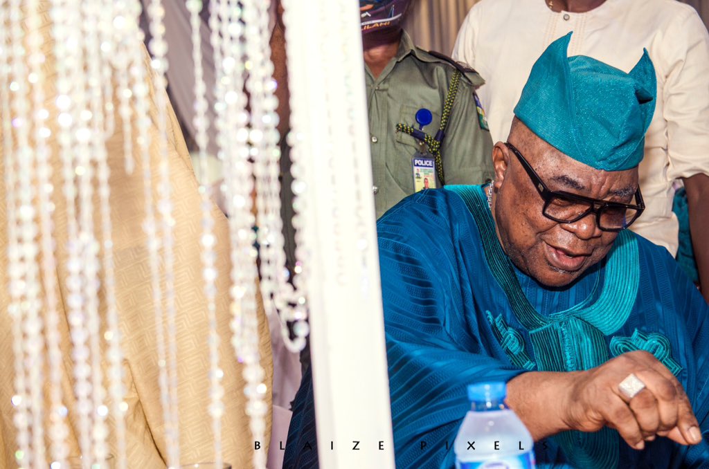 olatunde_blaize's tweet photo. How you carefully take meat from the pot before them catch you.
Man like Ex-Gov. AlaoAkala π
#SOMO18 #BLAIZEPIXELS18 #LagosPhotographer #WeddingPhotographer #OyoPhotographer #AbujaPhotographer #IlorinPhotographer #NigerianPhotographer #Events etc.. https://t.co/r4mi8q98P3