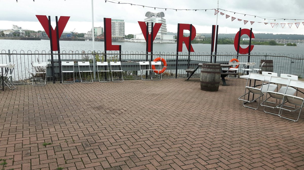 Coleridge2016's tweet photo. Diolch yn fawr iawn #eisteddfodcaerdydd
Llongfarchiadau o #YLyric #FfwrnaisLawen #MaesFf
@TyCerdd_org @eisteddfod @ashokahir @yllecelf #CarnifalyMôr @croesocymru @theCentre https://t.co/M9XUMskGWw