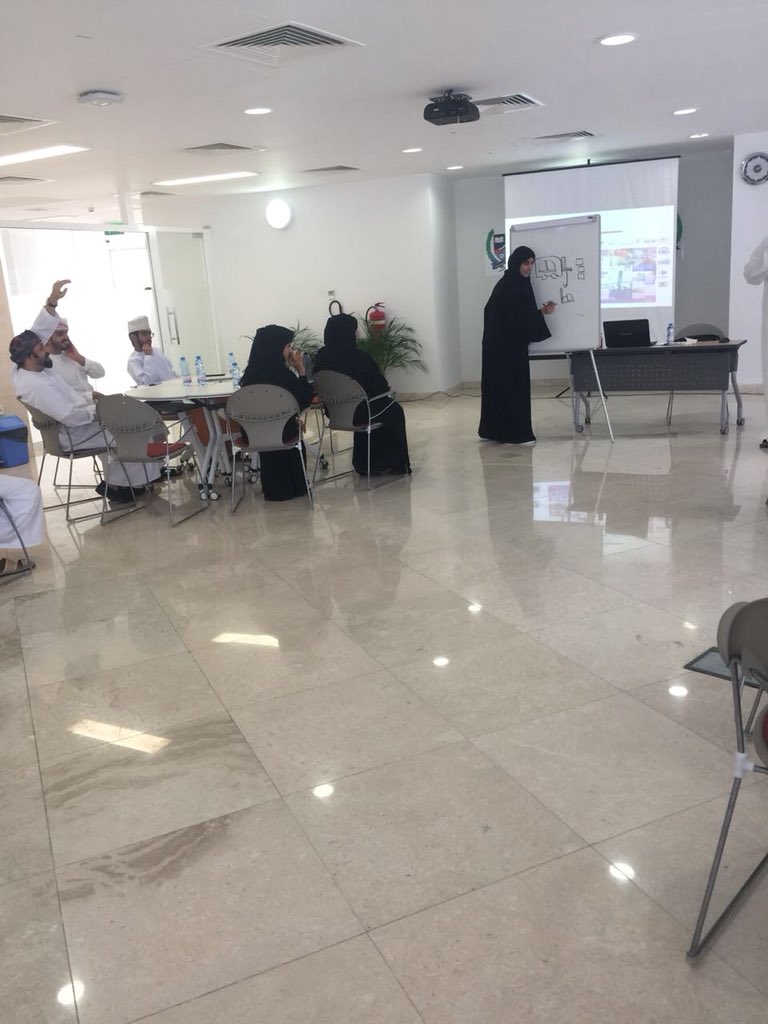 OmanLogCenter's tweet photo. The opening session of the #StudentAwarenessProgram -4th batch at Suhar https://t.co/NpkwgMKxp4