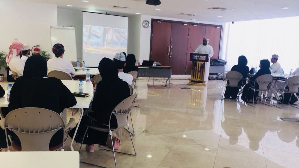 OmanLogCenter's tweet photo. The opening session of the #StudentAwarenessProgram -4th batch at Suhar https://t.co/NpkwgMKxp4