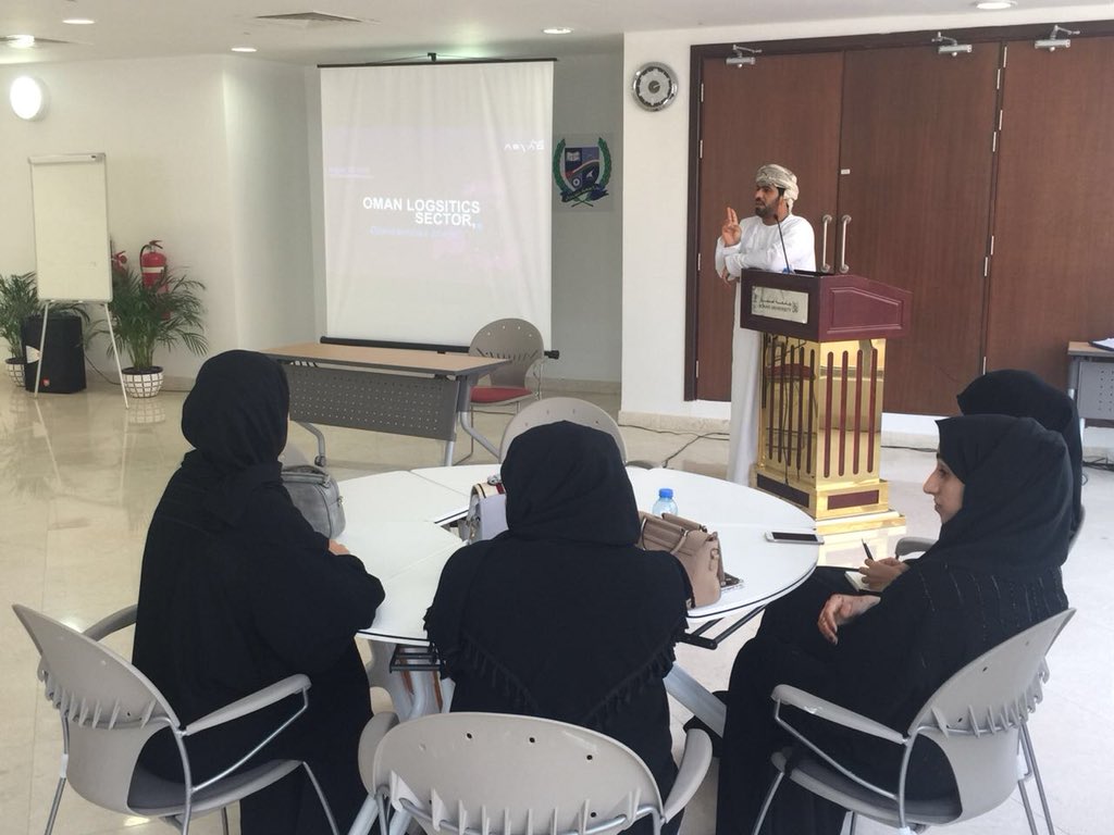 OmanLogCenter's tweet photo. The opening session of the #StudentAwarenessProgram -4th batch at Suhar https://t.co/NpkwgMKxp4