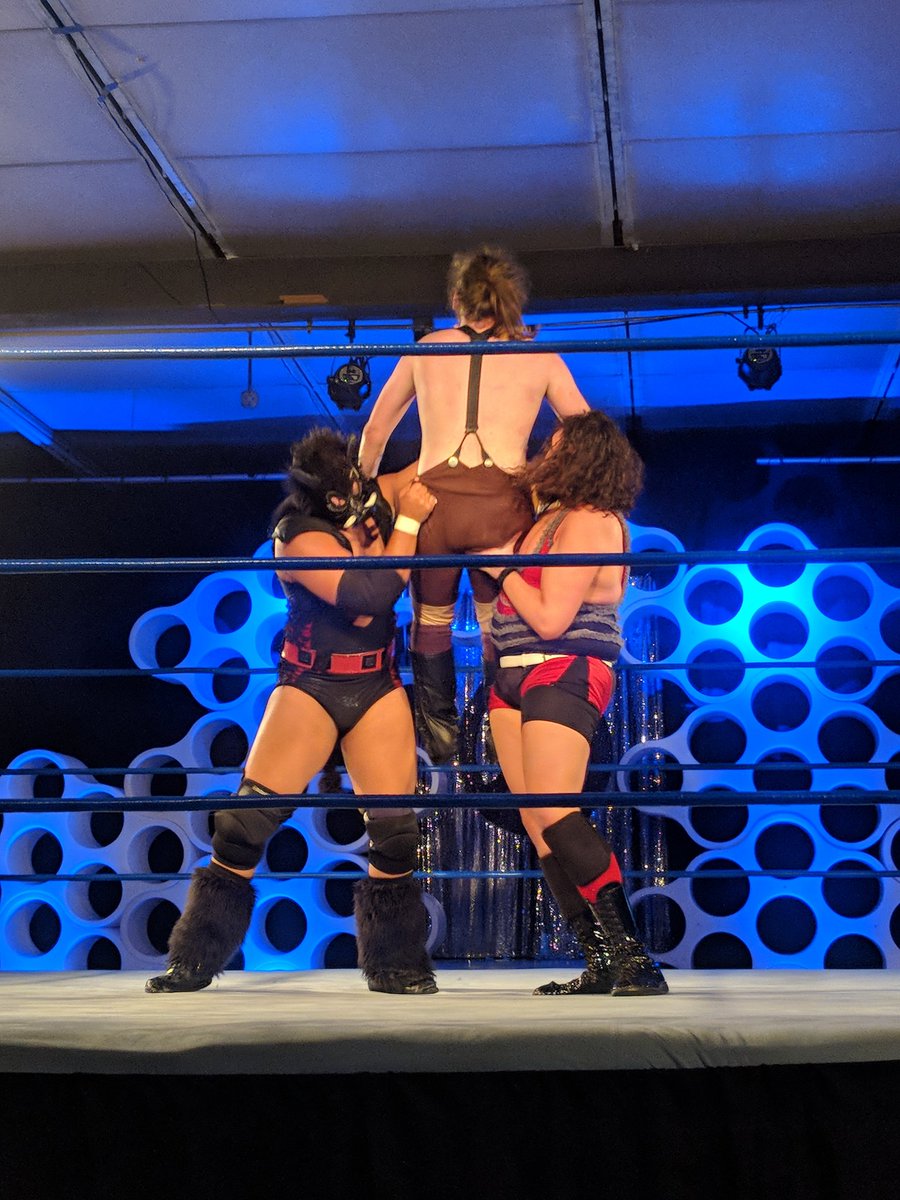 ryukeiro's tweet photo. #CREX2018 @CHIKARApro @BoarIsWar @OlegTheUsurper https://t.co/7a02pdbqvO