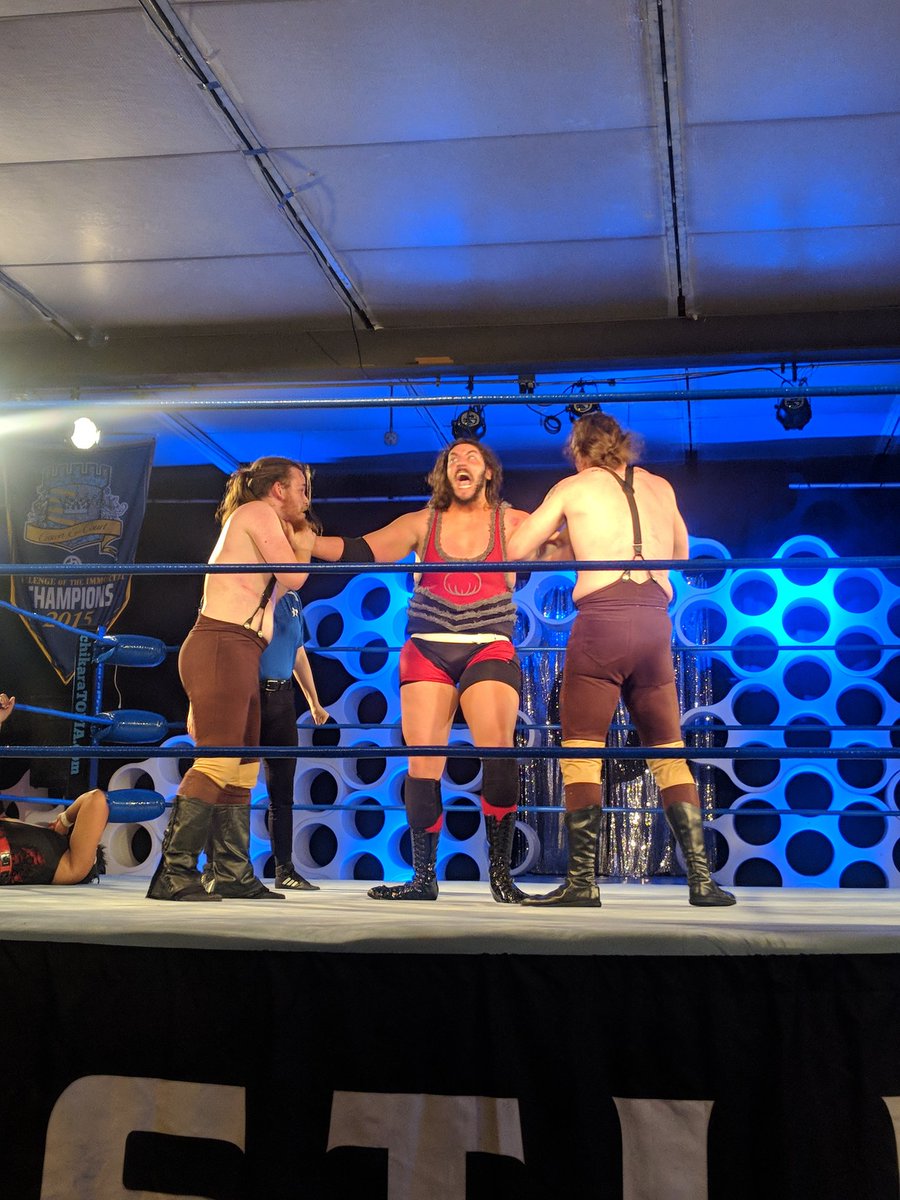ryukeiro's tweet photo. #CREX2018 @CHIKARApro @BoarIsWar @OlegTheUsurper https://t.co/7a02pdbqvO