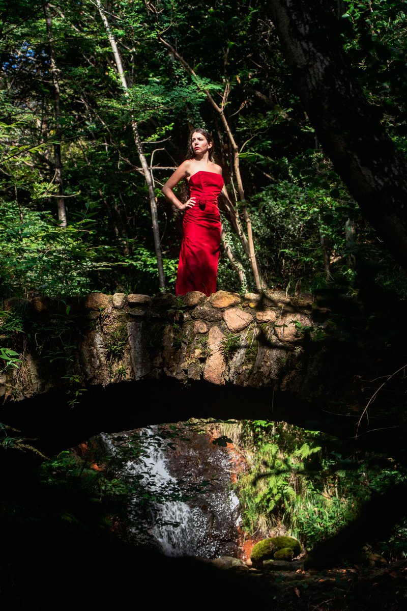 Angelycan's tweet photo. The red woman 🌹
⚫
#reddress #girls #girl #forest #glamourshots #glamourmodel #glamourshot #glamour #likeforlikes #like4likes #likeforfollow #instafashion #instalike #instafashion #instafamous #woman #ig_sensual_art https://t.co/273J17EEXj
