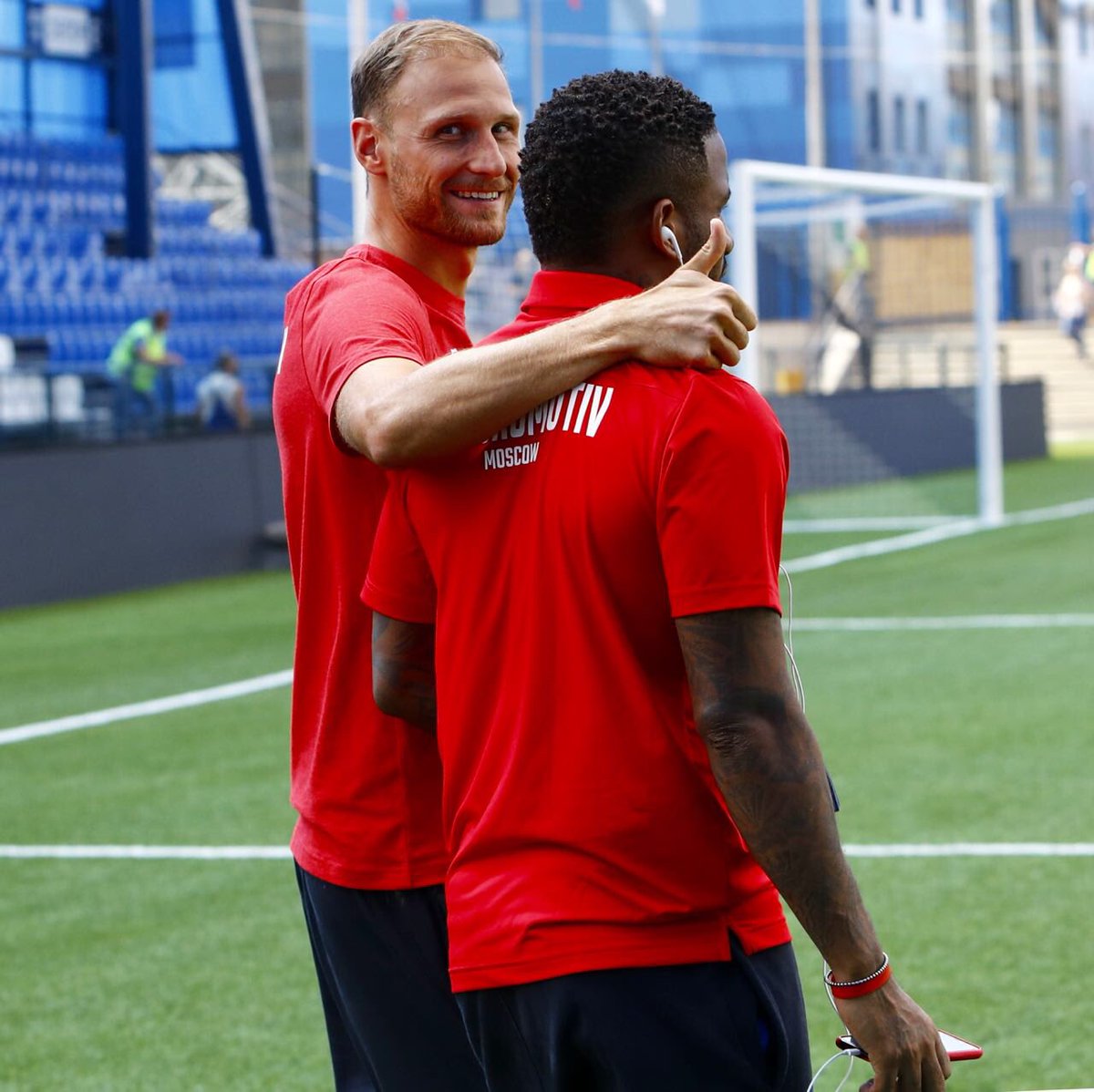 BeneHoewedes's tweet photo. We will work hard and look forward to the next game! Can’t wait to do my job! 👊 https://t.co/xcazJIKlCj