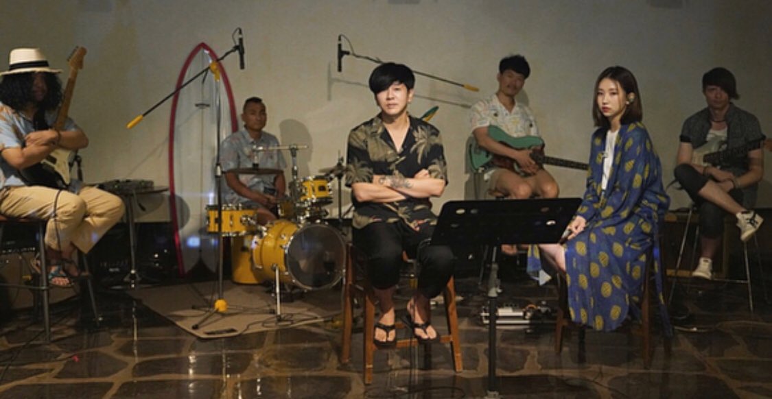 Babybearamy's tweet photo. YB_Drifting Free with Kassy🎶
.
[YB - TV] ZIGU LIVE - Drifting free
.
케이시(@Official_Kassy )가 함께 촬영했고, 공식 뮤직비디오도 영상에 등장!’
YB @ybrocks 
. 
#yb #윤도현 #driftingfeee #케이시 #ybtv #zigulive #지구라이브 

▶️ https://t.co/rSc3W862QL https://t.co/Lw114WerhS