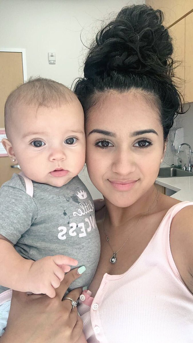 arispe_aleana's tweet photo. Ella and mommy 💞 https://t.co/hbqOAD0quE