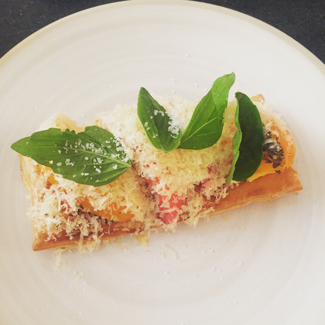 EricaLawton's tweet photo. Fantastic dinner at #arakesprogressdc @thelinehotel — pictured are an heirloom tomato tart + gnocchi & Maryland crab. Not pictured: scallops & cavatappi, which were also mind-blowing. Worth the hype! https://t.co/uVQajTZwn2