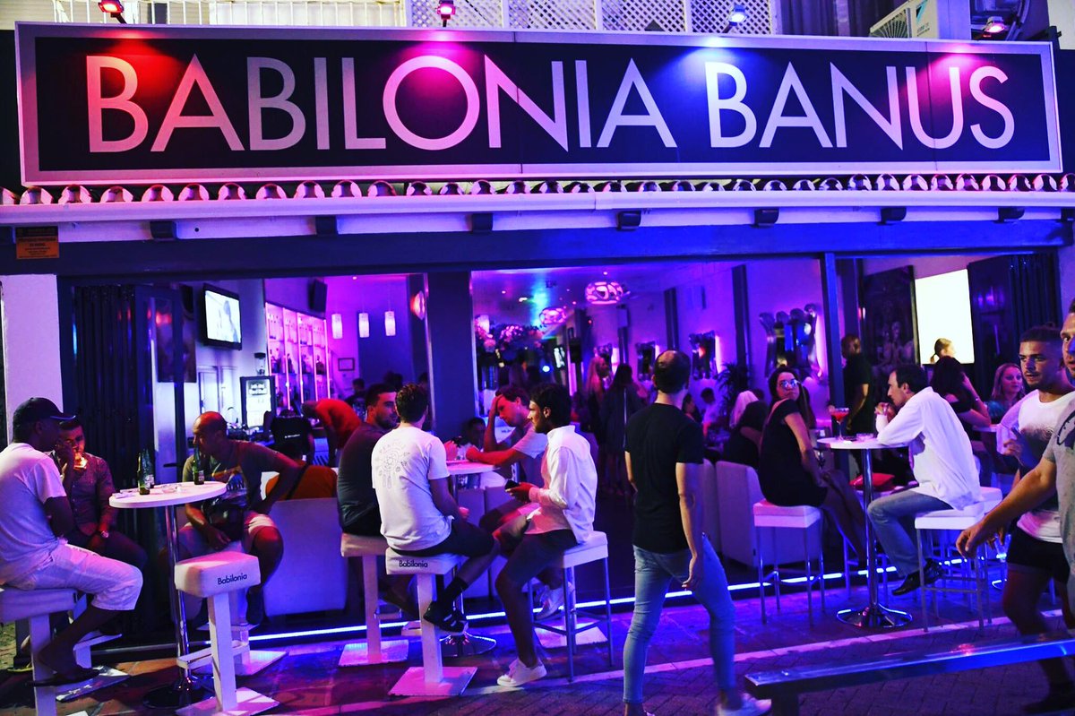 Whos joining us for some drinks tonight? Try some of our delicious cocktails 🍹 and one of our natural coal shisha pipes 💨 Resident dj every night from 9pm 🔈
Number 1 VIP hotspot in Puerto Banus #Babilonia #shisha #cocktails #puertobanus #midweekdrinks