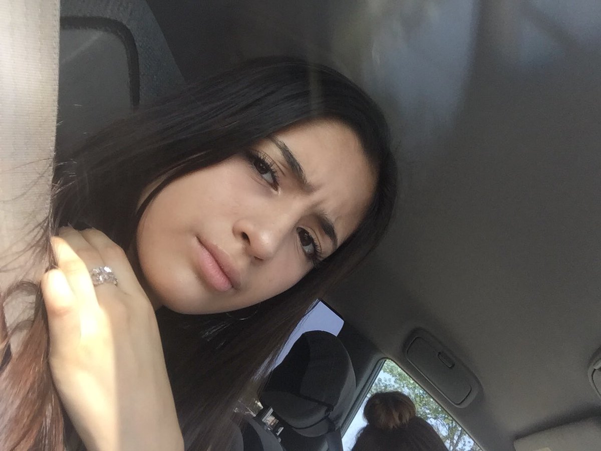 ItsMichelleYT's tweet photo. my face when someone comments hate https://t.co/sLlaLWPwO2