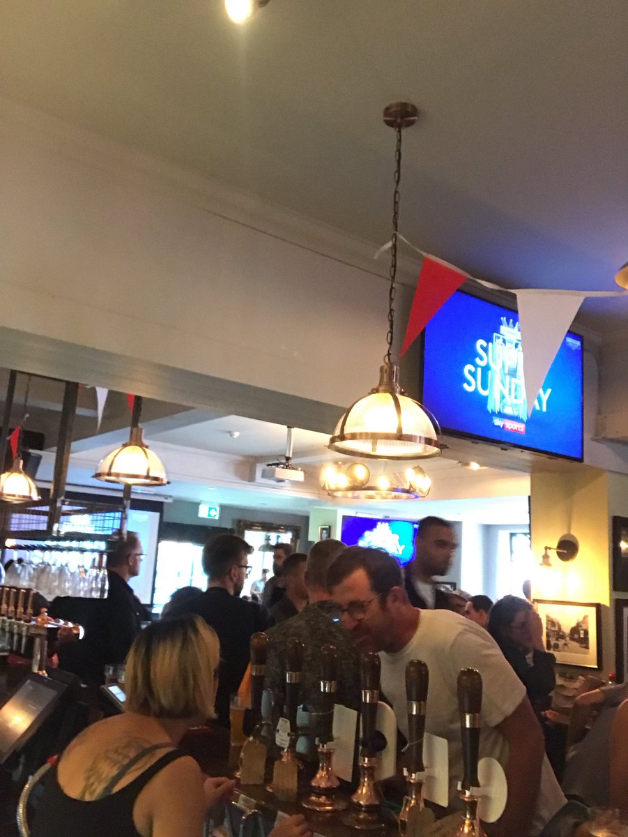 FamousCockN1's tweet photo. And #Halftime ! Book your table for the #PremierLeague now ! #ArsenalVsManCity https://t.co/WIVmEmQfks
