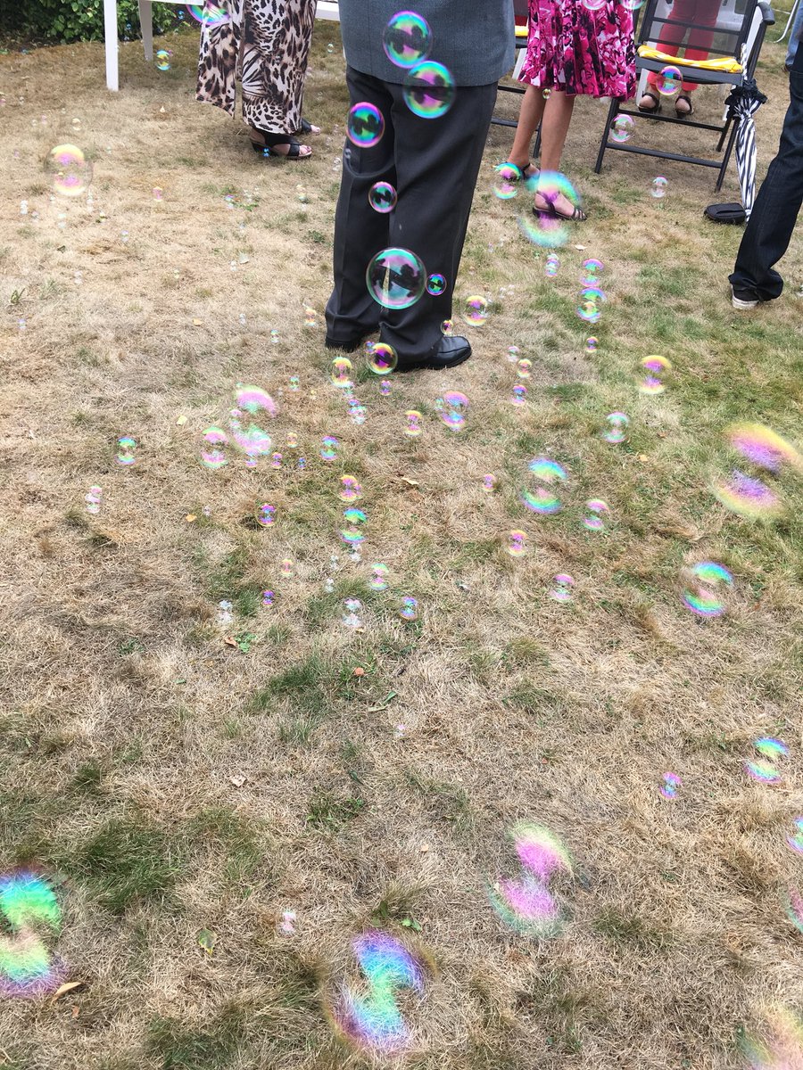 TheCelticTouch's tweet photo. Garden venue for a naming ceremony today, beautiful family & baby boy, lots of bubbles, wish tree, amazing guide parents, promises and we all sang The wheels on the Bus! #celebrant #namingceremony #family #bubbles #guideparents #berkshire #rdguk https://t.co/zGJ0SUvlb1