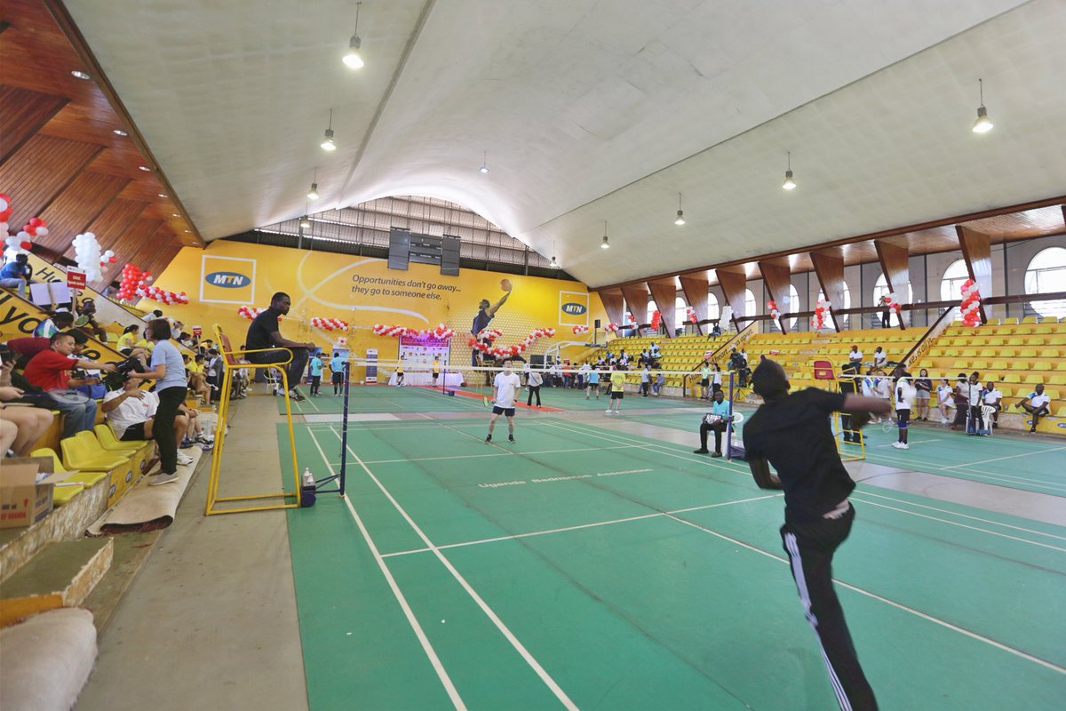 ChineseEmb_Uga's tweet photo. China-Uganda Friendship Badminton Game opened today at Lugogo Staduim. 16 teams including Chinese Embassy and @CAAU_group attend the game. For the friendship of China and Uganda! https://t.co/zJpaSk7h8G