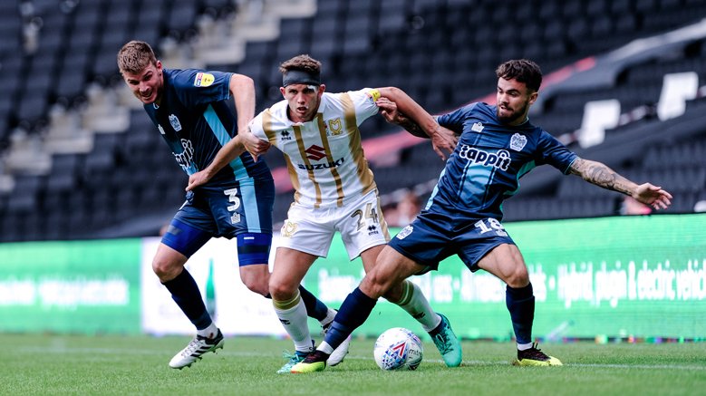 ⚪️🔵📸 Take a look at @johnnysnapshot's images from yesterday's game against <a href="/MKDonsFC/">Milton Keynes Dons</a> in our match gallery ⬇️ #buryfc 

buryfc.co.uk/news/2018/augu…