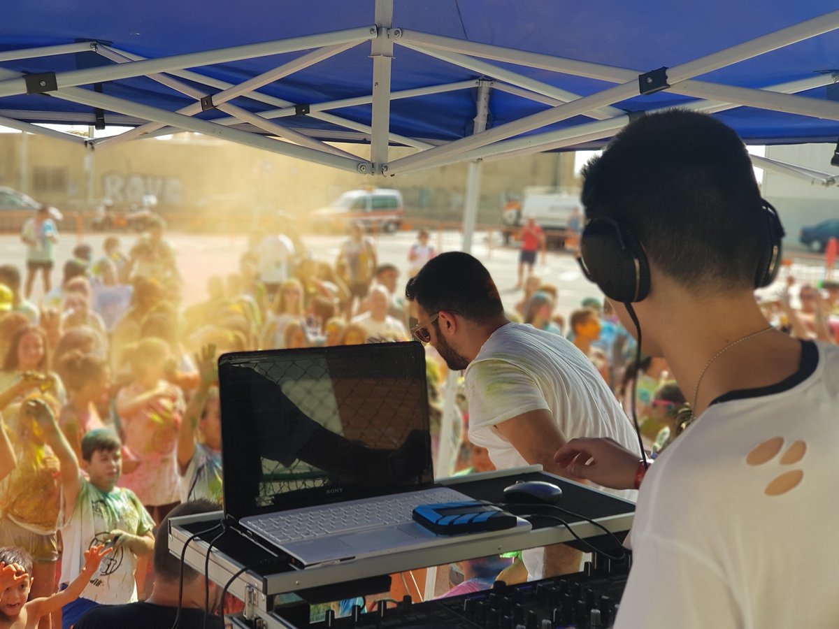 Ansthef's tweet image. Intenso fin de semana en el "@MedusaFestival" en #Cullera, en las fiestas de #ElSaler y en el "#ColorFest" de #Burjassot.

Muchas Gracias por contar conmigo!